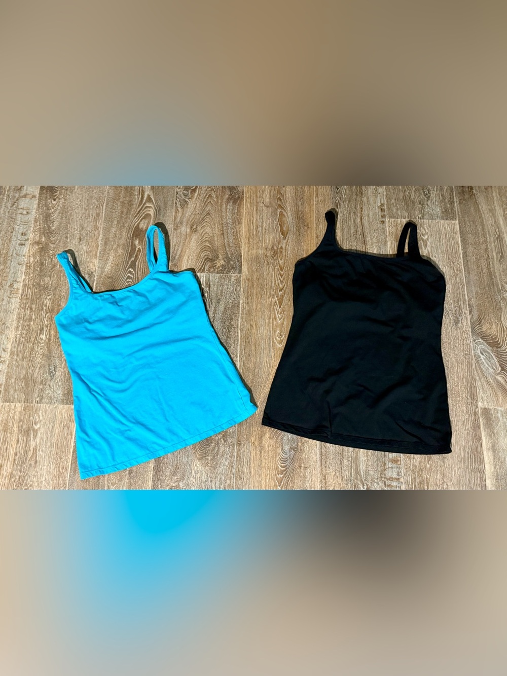 Women’s V FOR CITY Tank Tops with Shelf Bra Size Large